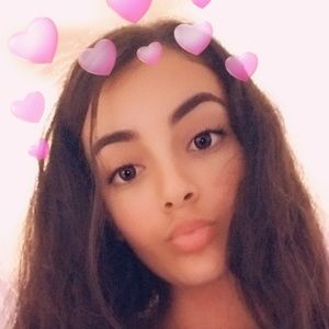 Meet your Posher, Lora